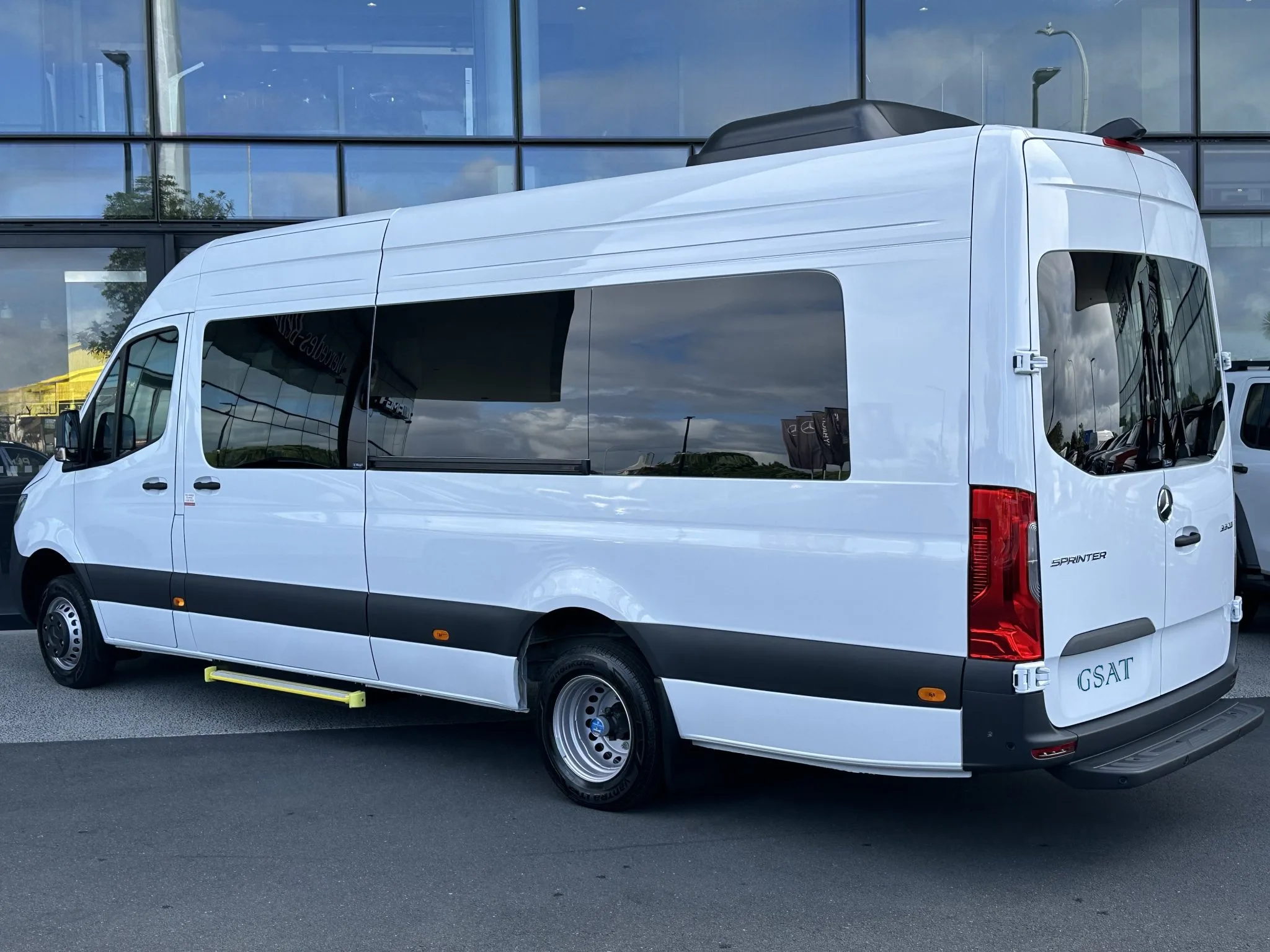 Van with Private Driver – 17 Seats